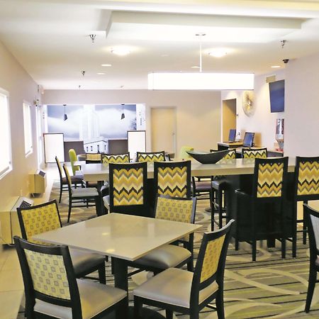 La Quinta Inn By Wyndham Lincoln Exteriör bild