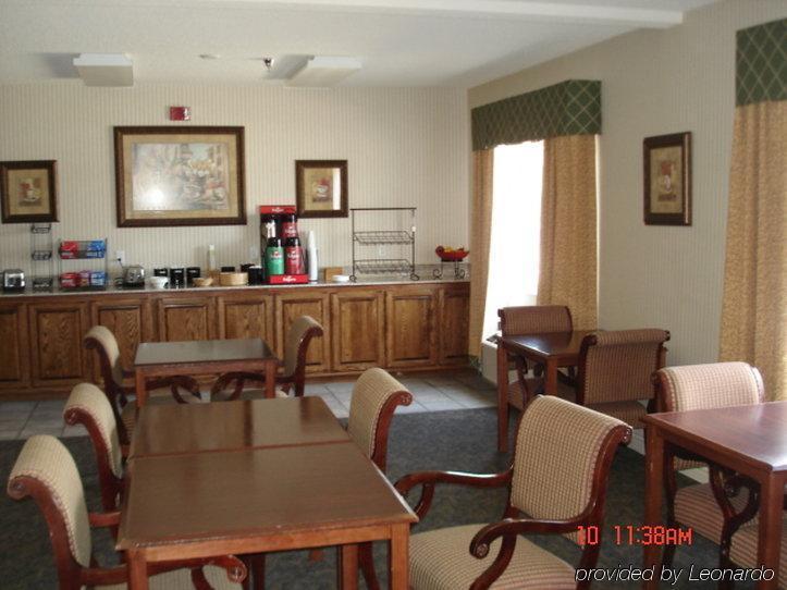 La Quinta Inn By Wyndham Lincoln Restaurang bild